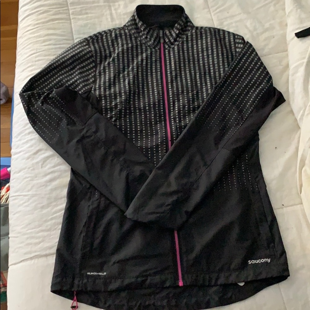 Saucony Run Shield Reflective windbreaker